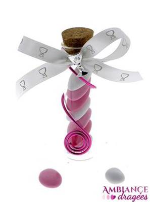 Eprouvette dragées communion fuchsia