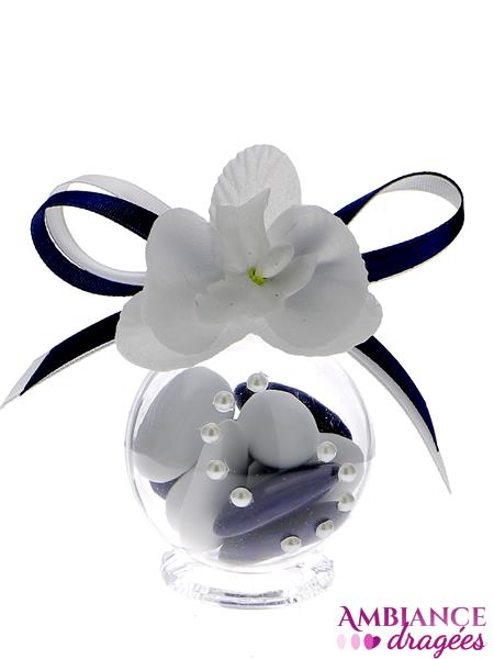Boule dragées bleu marine orchidée blanche